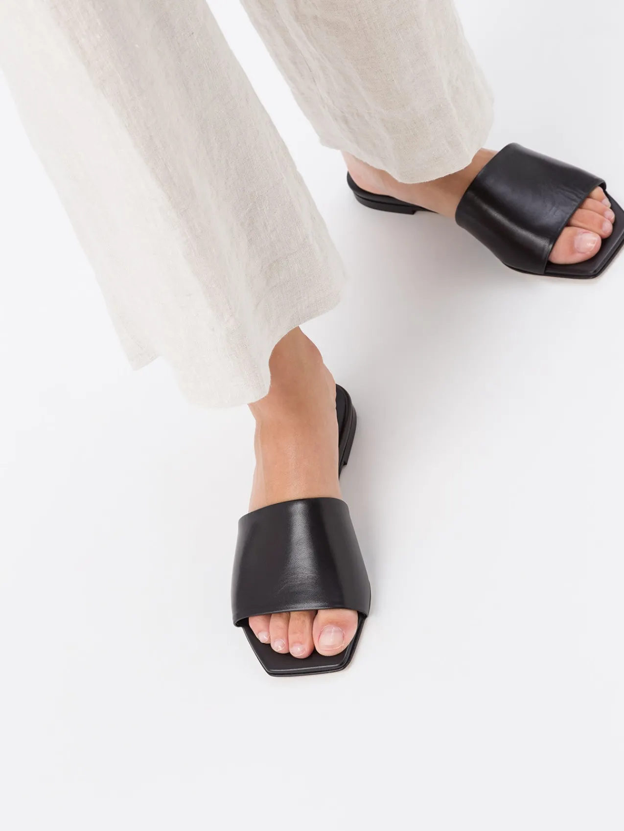 Aeyde Anna*Frauen Flat Sandals